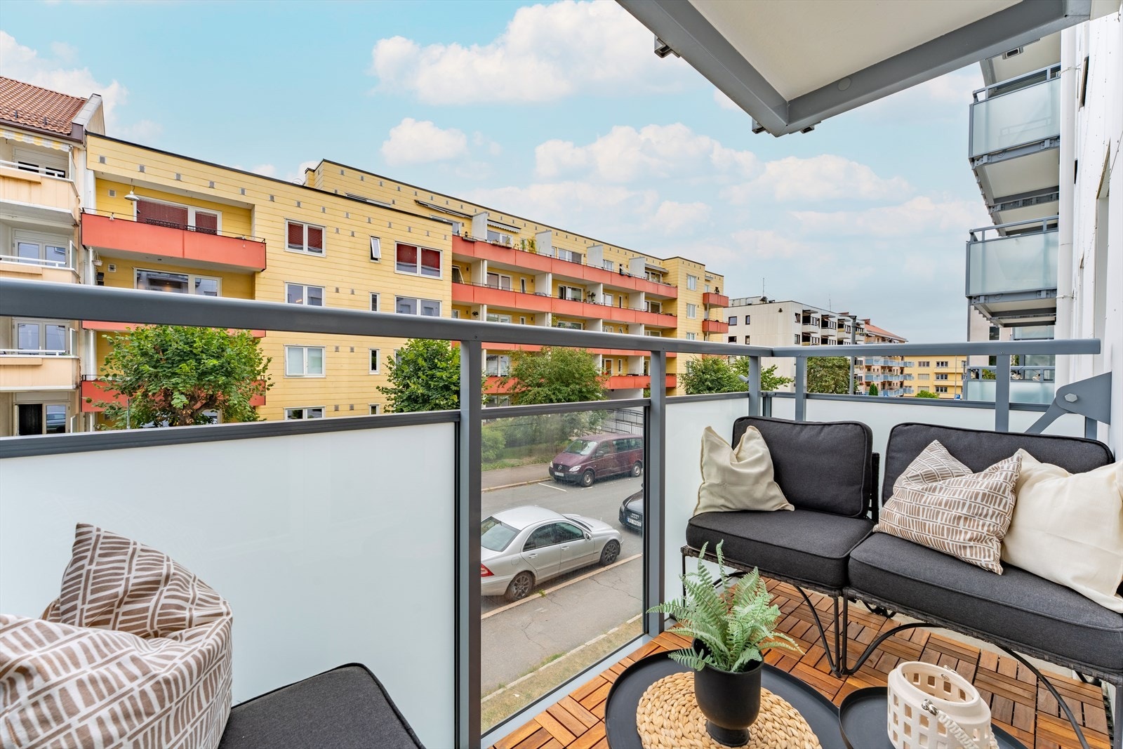 Velkommen til Nils Huus' gate 18, presentert av Fredrik Langsø ved Nordvik Bygdøy allé. Galleribilde