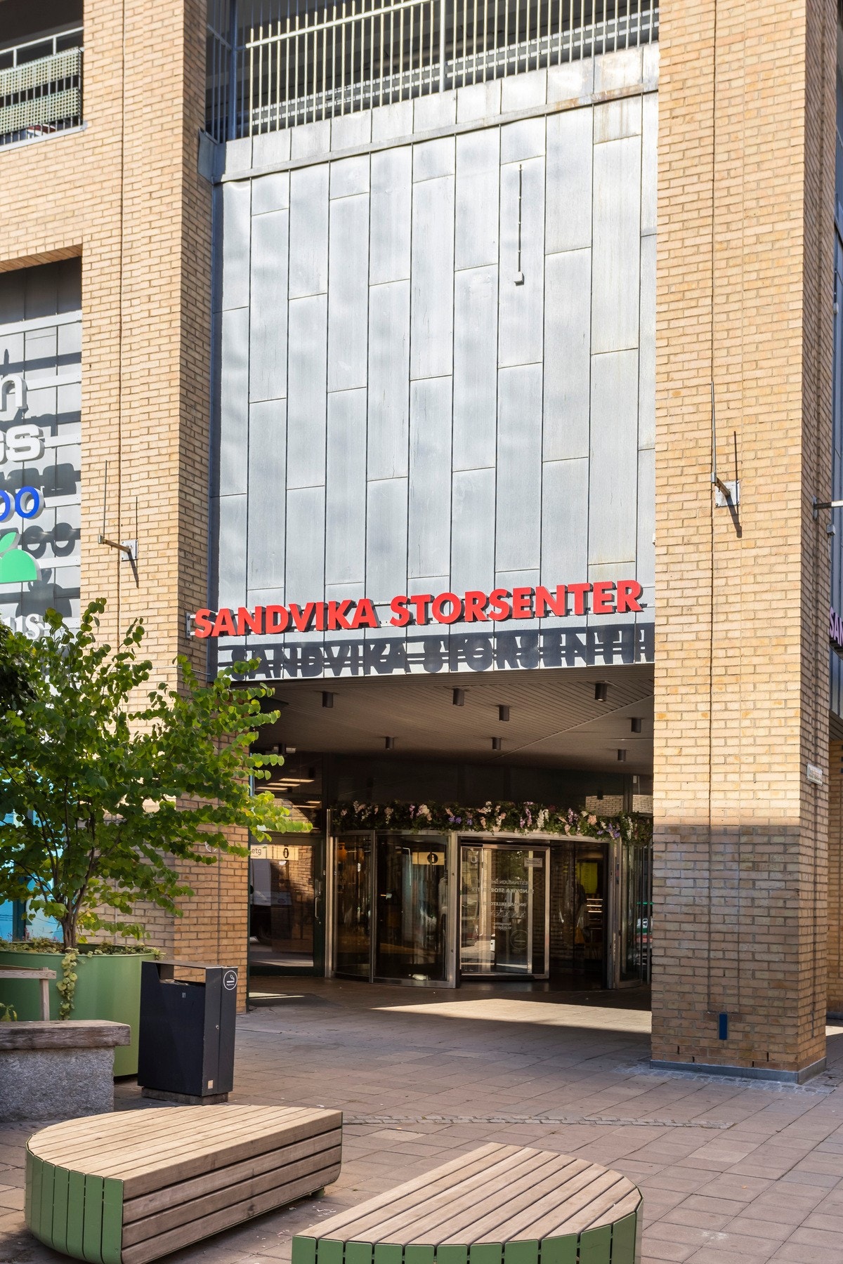 Leiligheter ligger i gaten over for Sandvika storsenter. Galleribilde