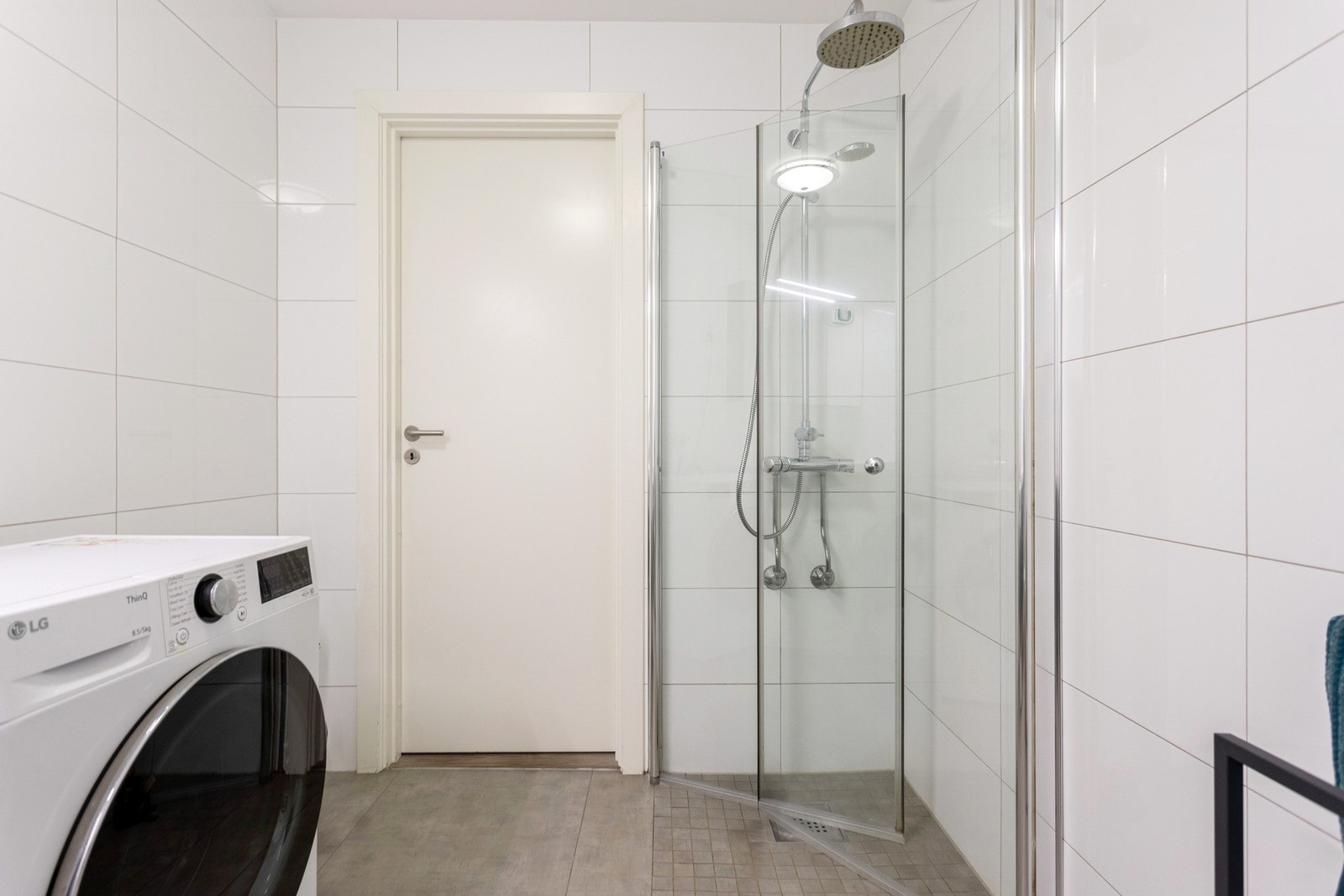 Badet fikk en ny membran i 2017 samt nytt toalett og vask i 2025. Galleribilde