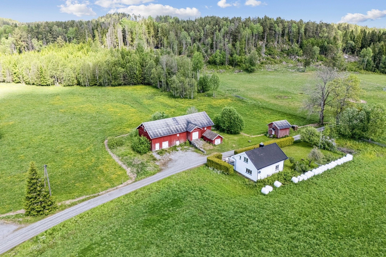 Velkommen til Syversbyveien 144, med gårdsbruket Kroken, som har et areal på 133,2 dekar i landlige omgivelser. Galleribilde
