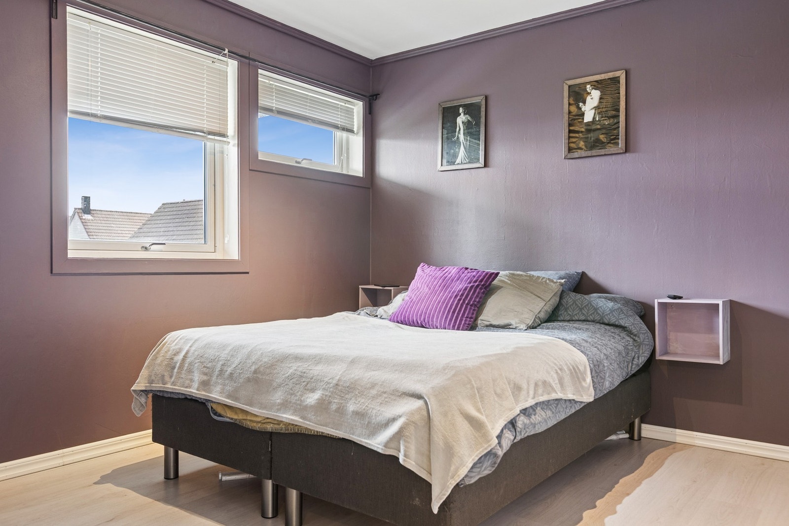 Soverommet måler 11 kvm og har god plass til både dobbeltseng og garderobeløsning. Galleribilde