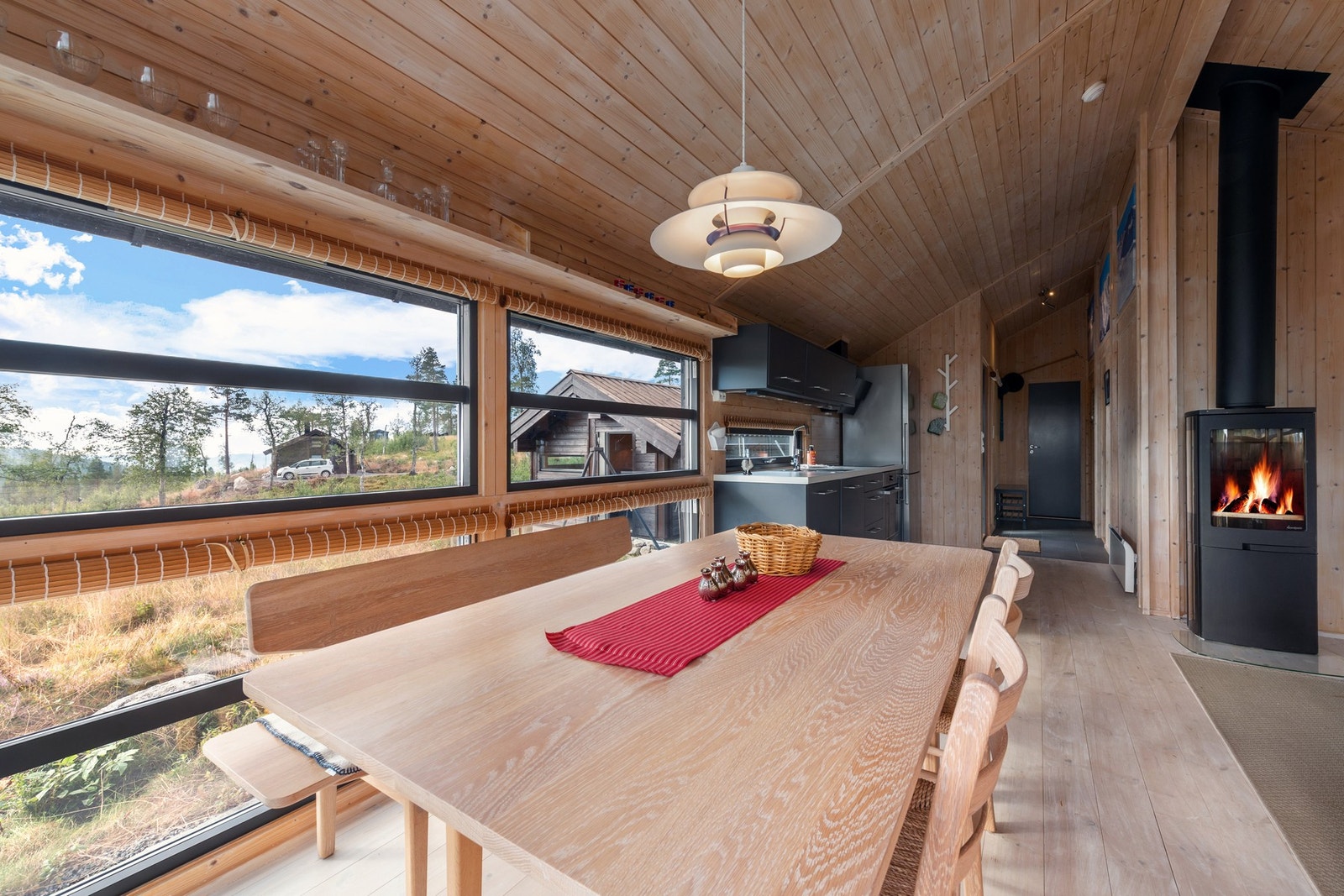 Åpen stue/ kjøkken løsning. Galleribilde