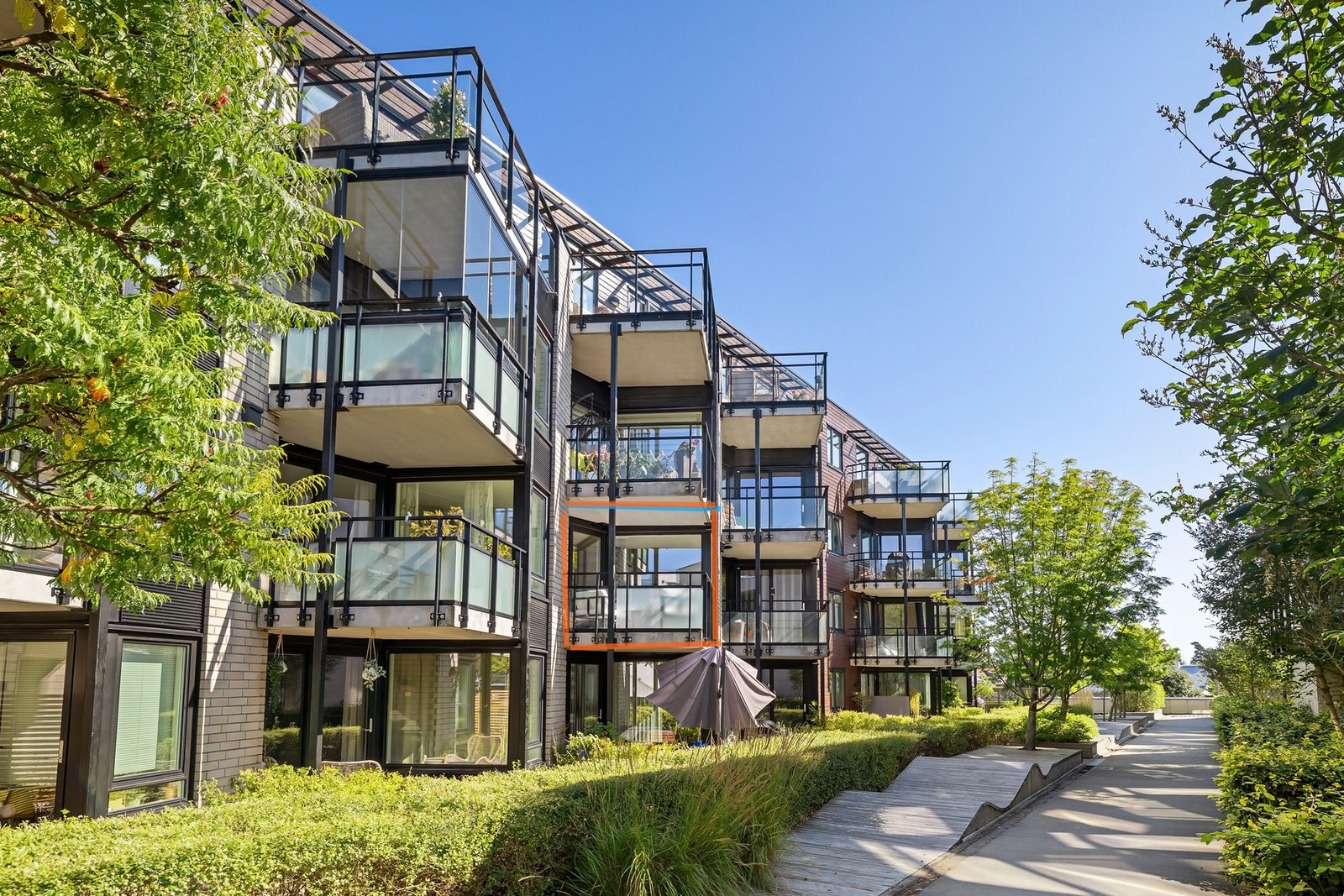 Leiligheten ligger i andre etasje med utsikt mot bakgården. Galleribilde