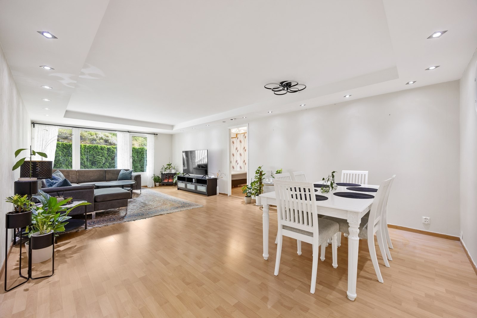 Lokalmegler Awet Tella v/ EiendomsMegler 1 har gleden av å presentere Ragnhild Schibbyes vei 58. Galleribilde