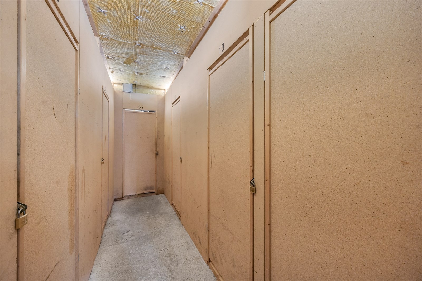 Leiligheten disponerer en praktisk ekstern bod for ekstra lagring. Galleribilde