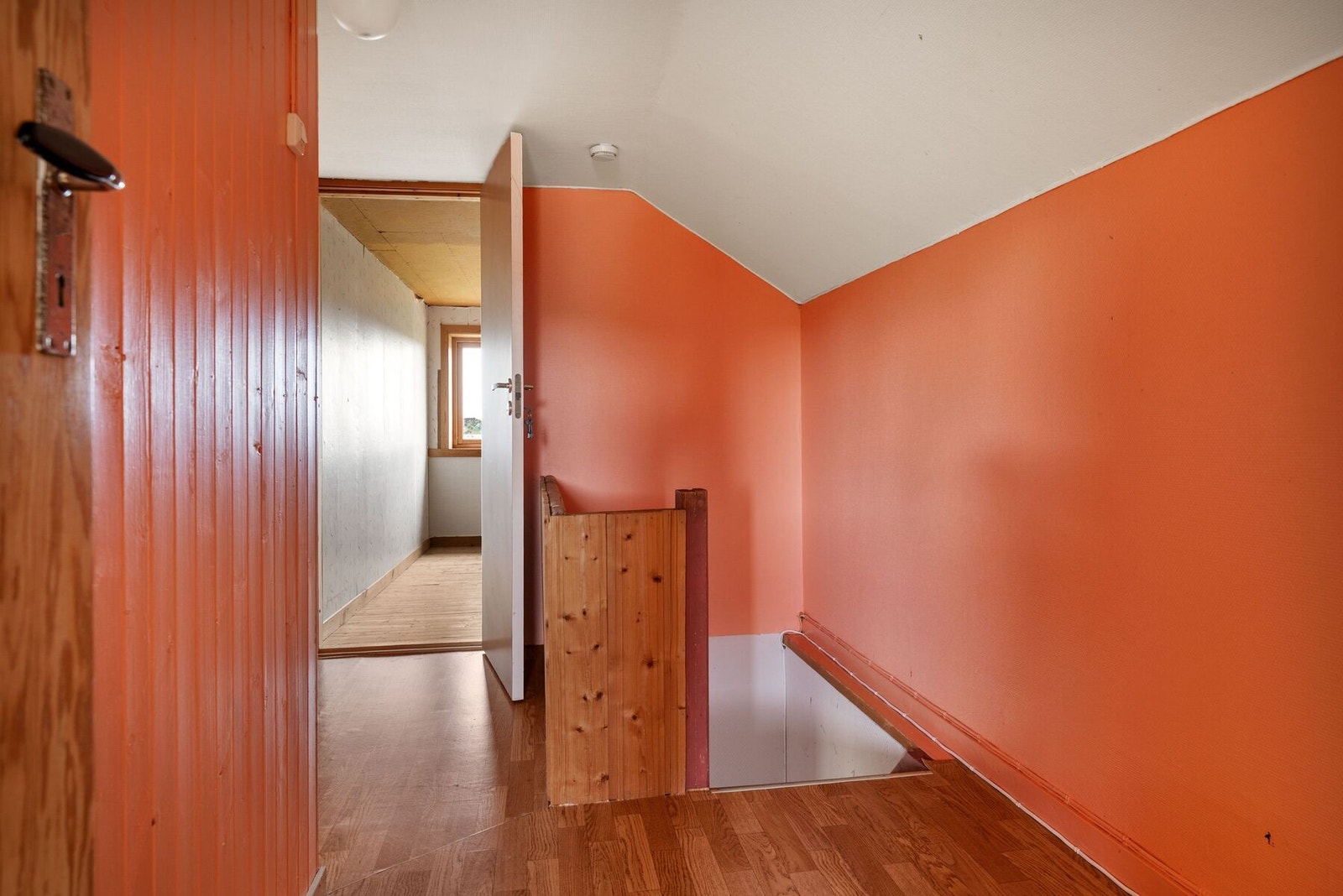 2. etasje - Gang - Takhøyden i 2. etasje er mellom 190 cm og 200 cm. Galleribilde