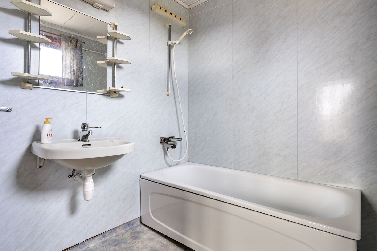 1. etasje - Bad/vaskerom Galleribilde