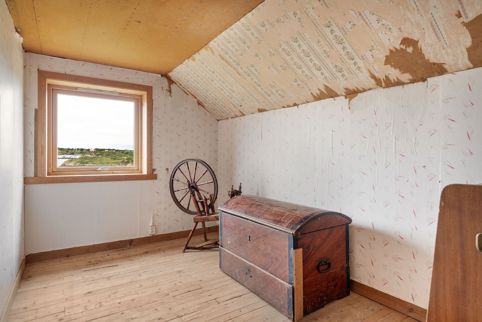 2. etasje - Soverom - Takhøyden i 2. etasje er mellom 190 cm og 200 cm. Galleribilde