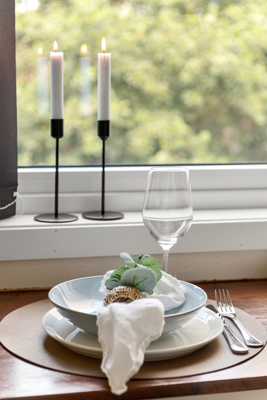 Detaljefoto fra spiseplass / arbeidsplass ved kjøkken Galleribilde