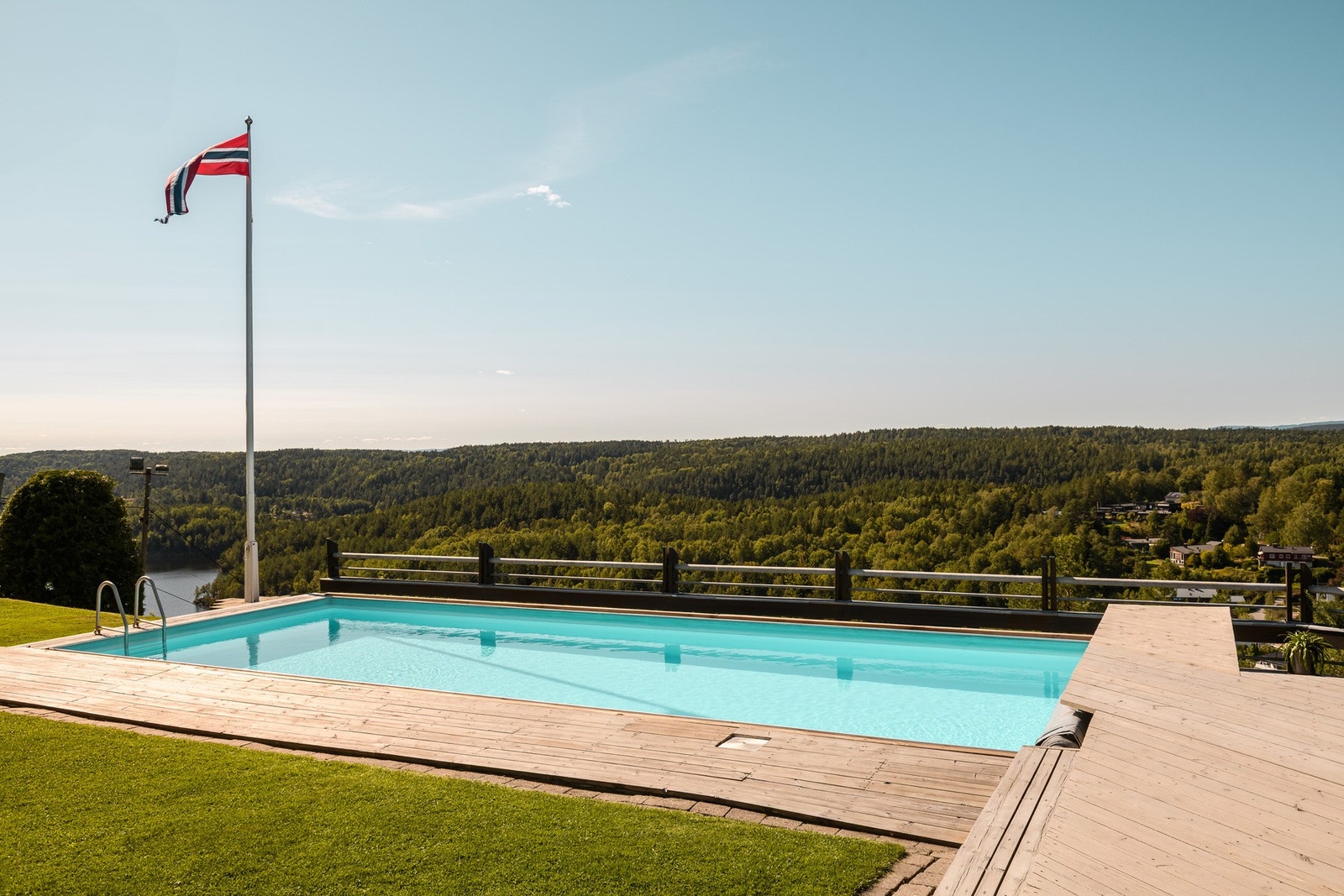 Villa Aukrust er tegnet av Arkitekt Ole Jan Skogen MNAL. Galleribilde