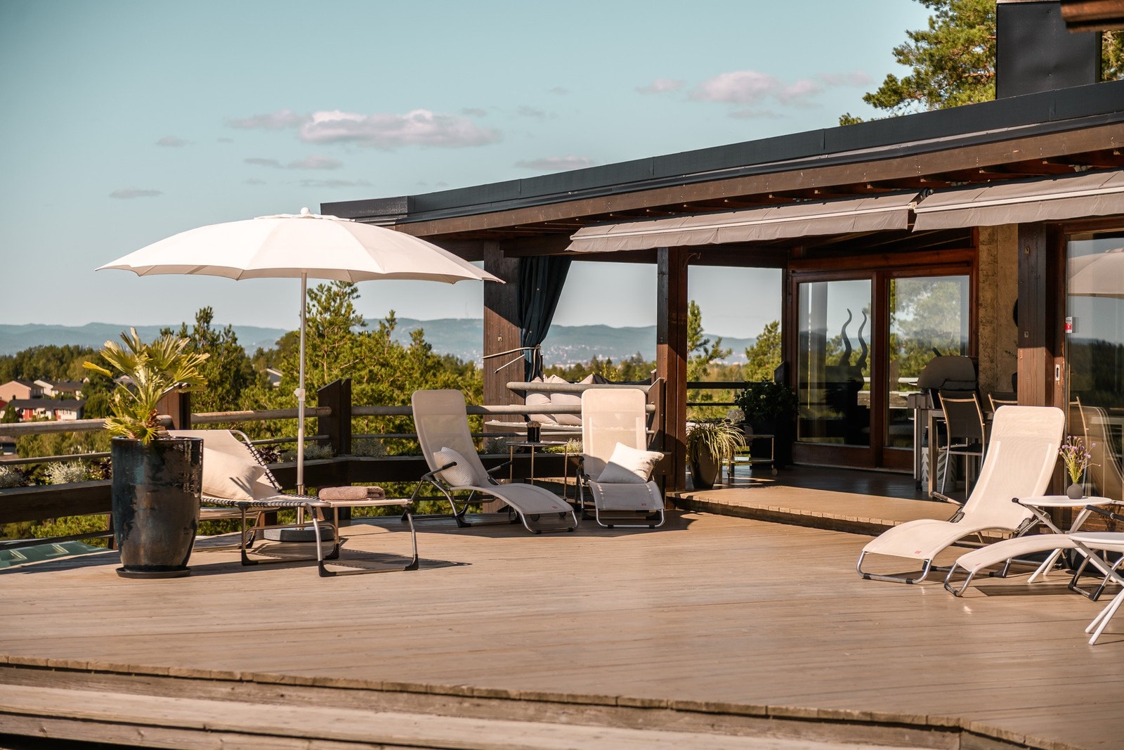 95 m² stor terrasse. Galleribilde