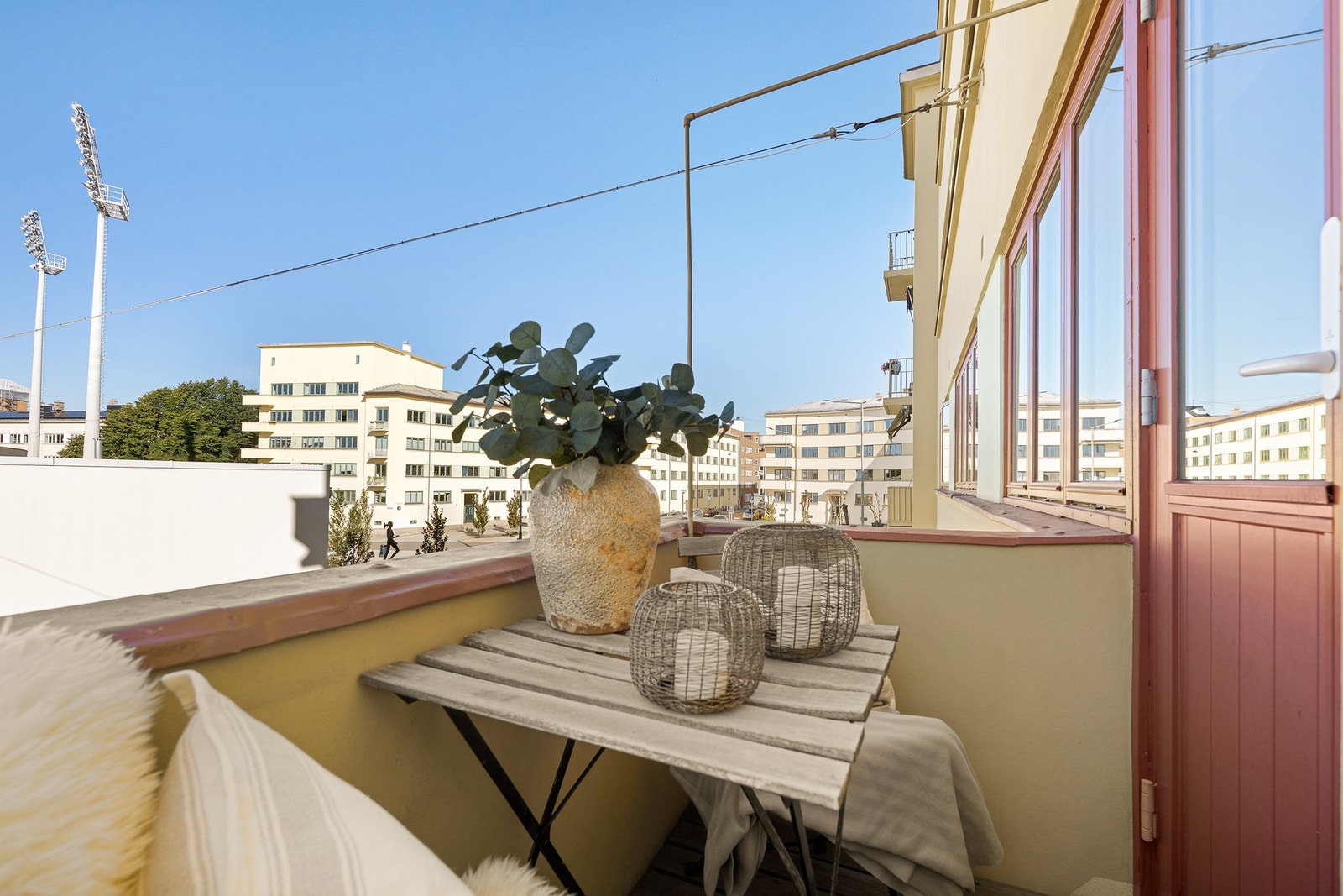 Her får du en gjennomført 3- roms leilighet med en fantastisk sentral beliggenhet på Bislett! Galleribilde