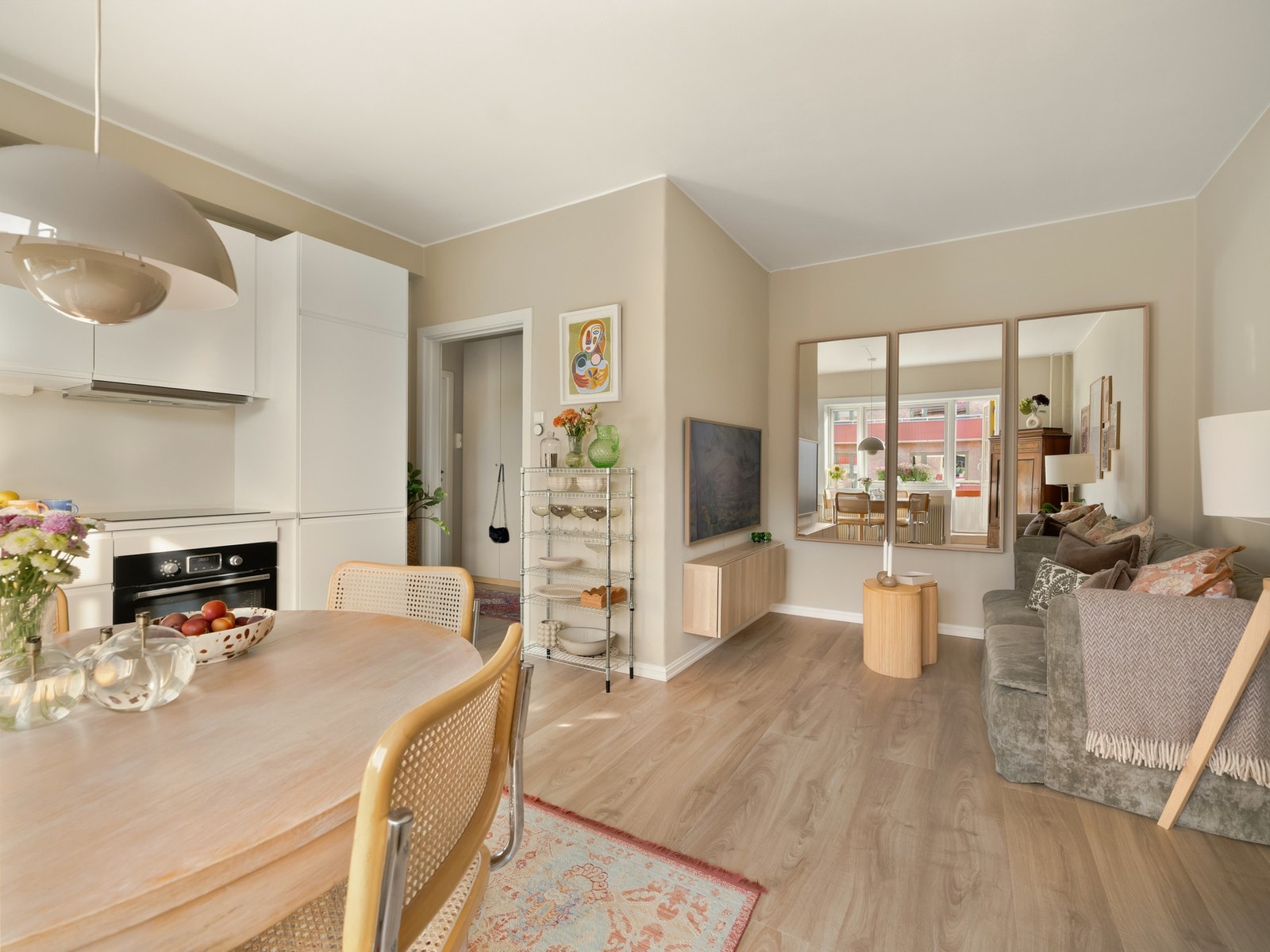 Men nå tar vi turen inn igjen. Galleribilde