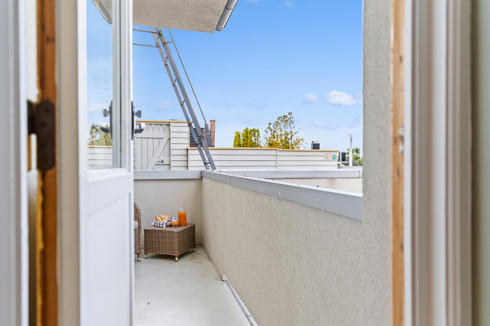 Balkong på ca. 4 kvm. er tilgjengelig fra barne-/gjesterommet. Galleribilde