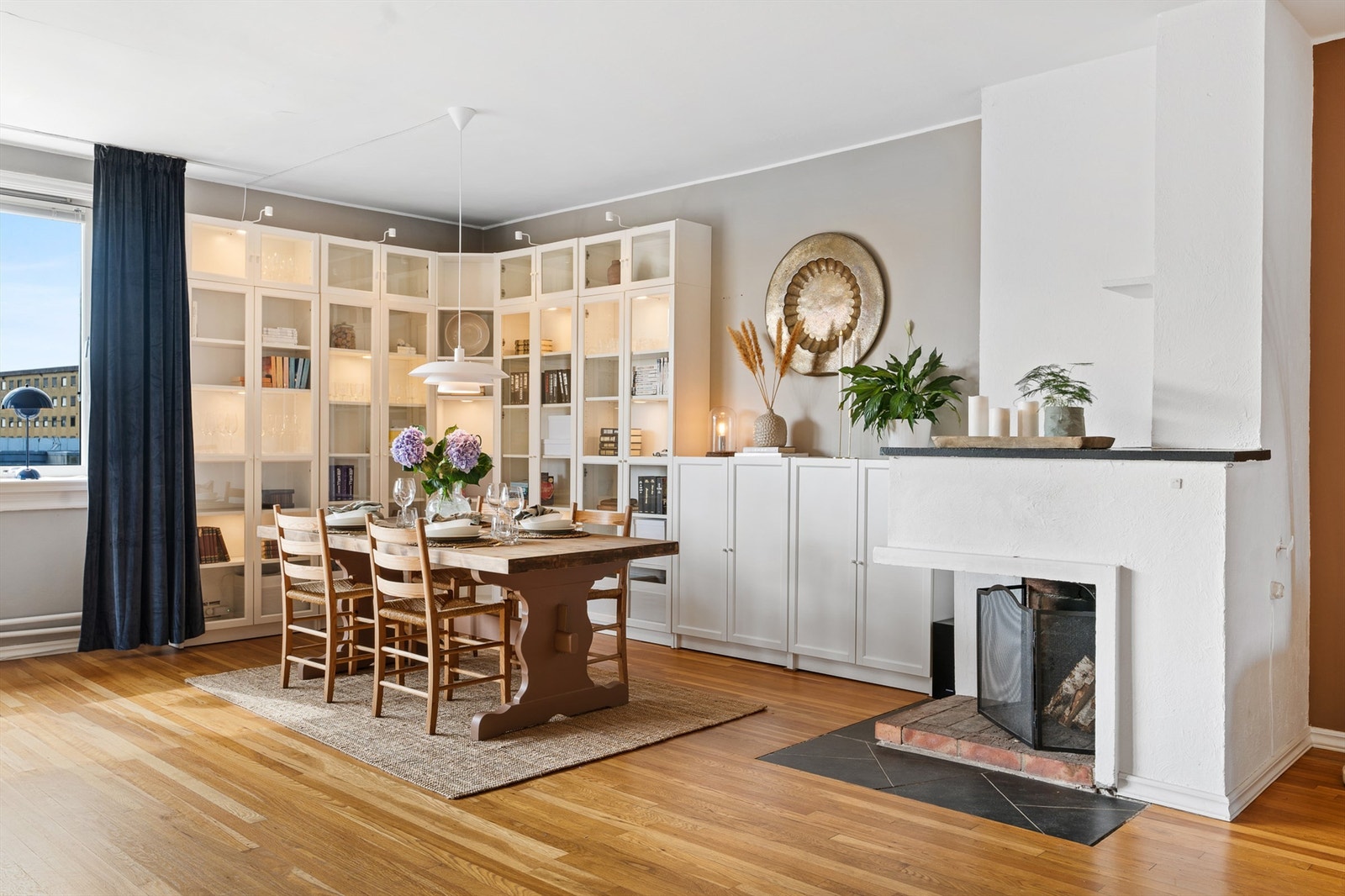 Stuens åpne gruepeis er først og fremst stemningsskapende. Galleribilde