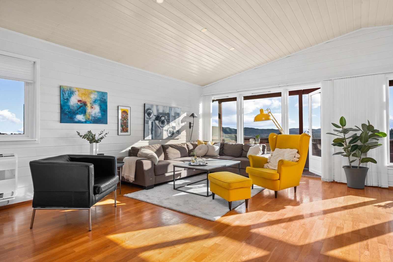 Stuearealet er på romslige 38 kvm. Galleribilde