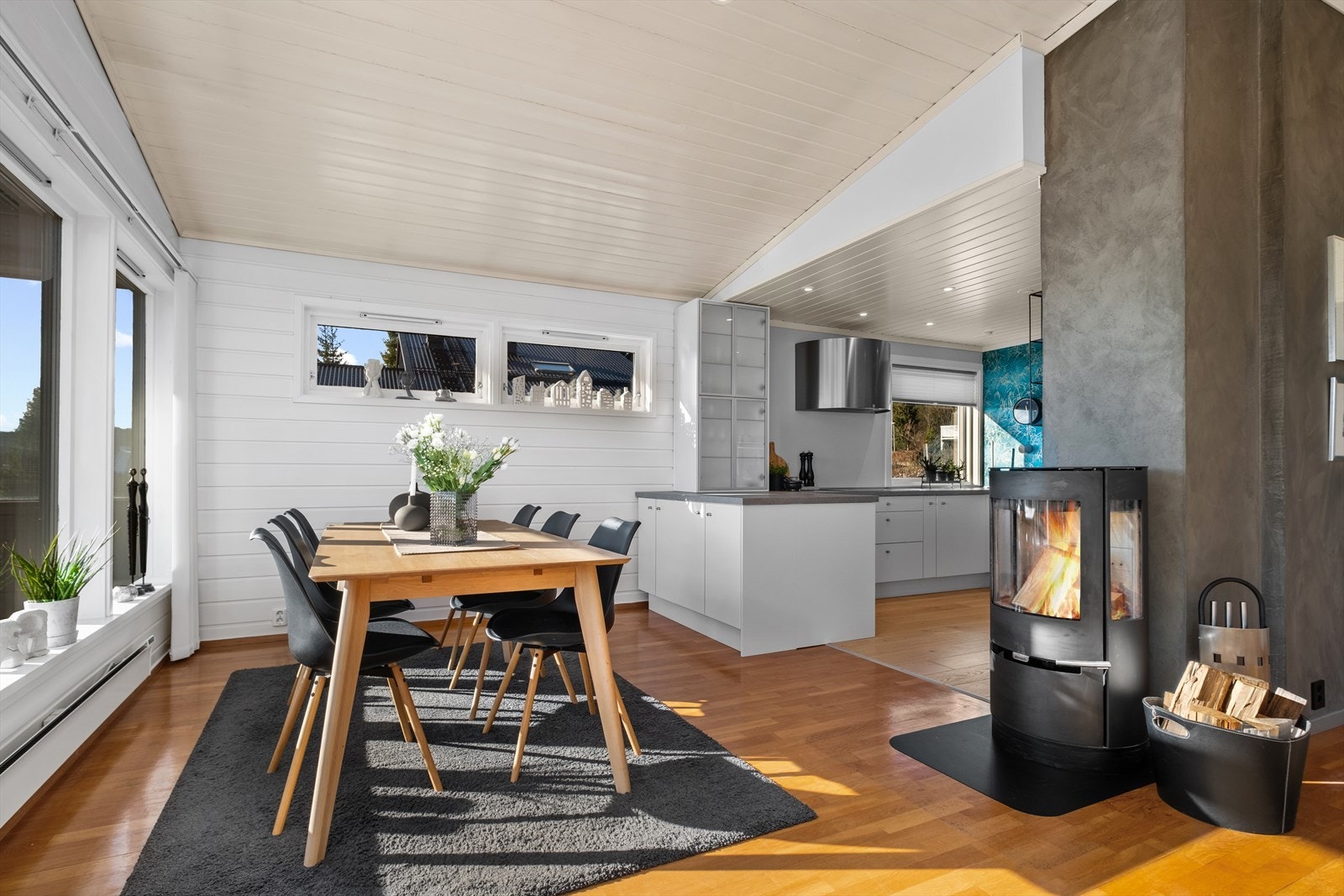 Vedovn sørger for lun og behagelig oppvarming på kaldere dager Galleribilde