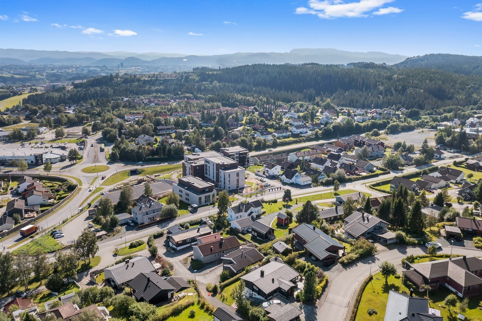 Fra eiendommen har du enkel tilgang på flotte turmuligheter året rundt i vakre Bymarka Galleribilde