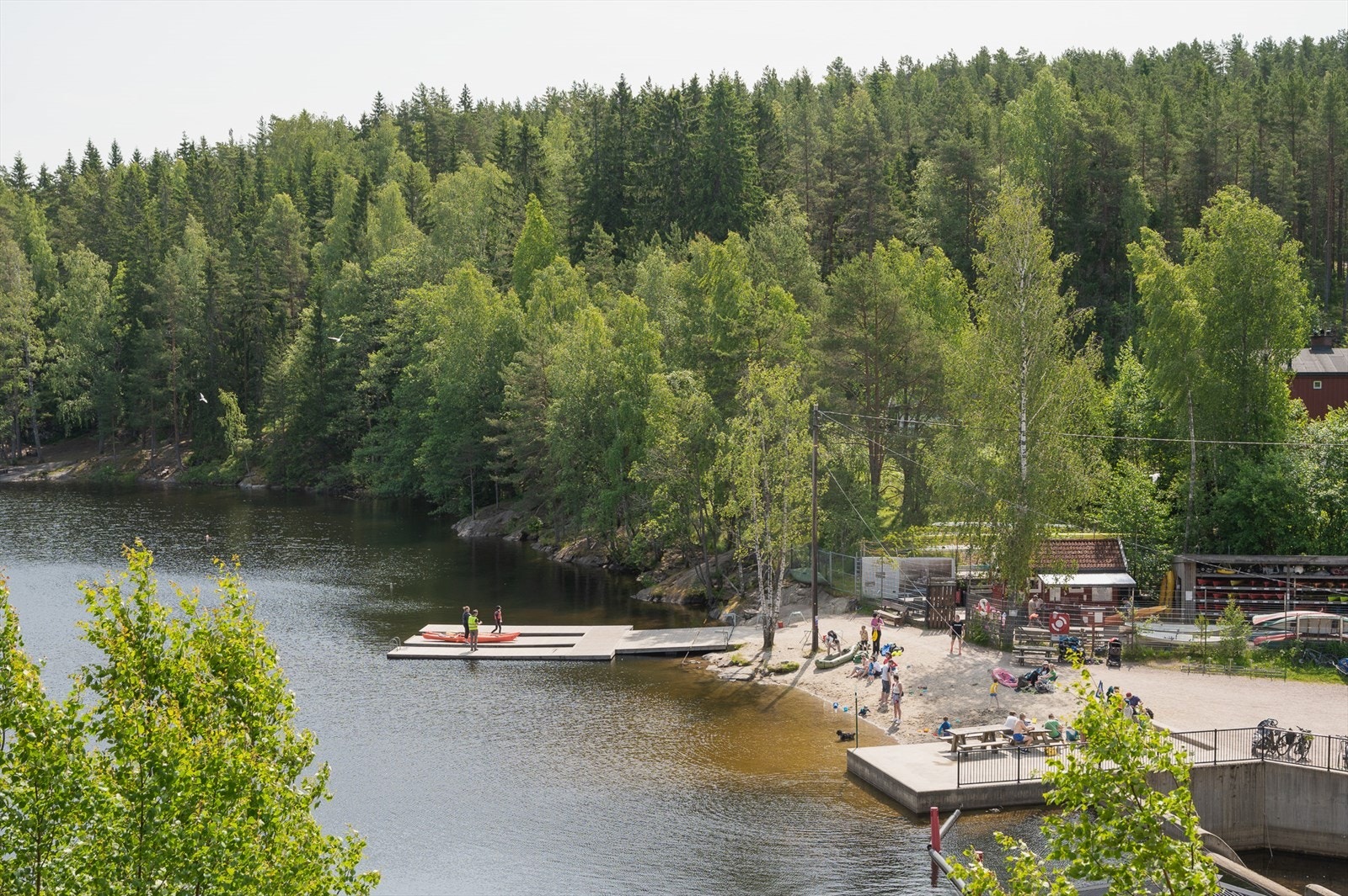 Nærområdet består av herlige badeplasser og andre rekreasjonsområder Galleribilde