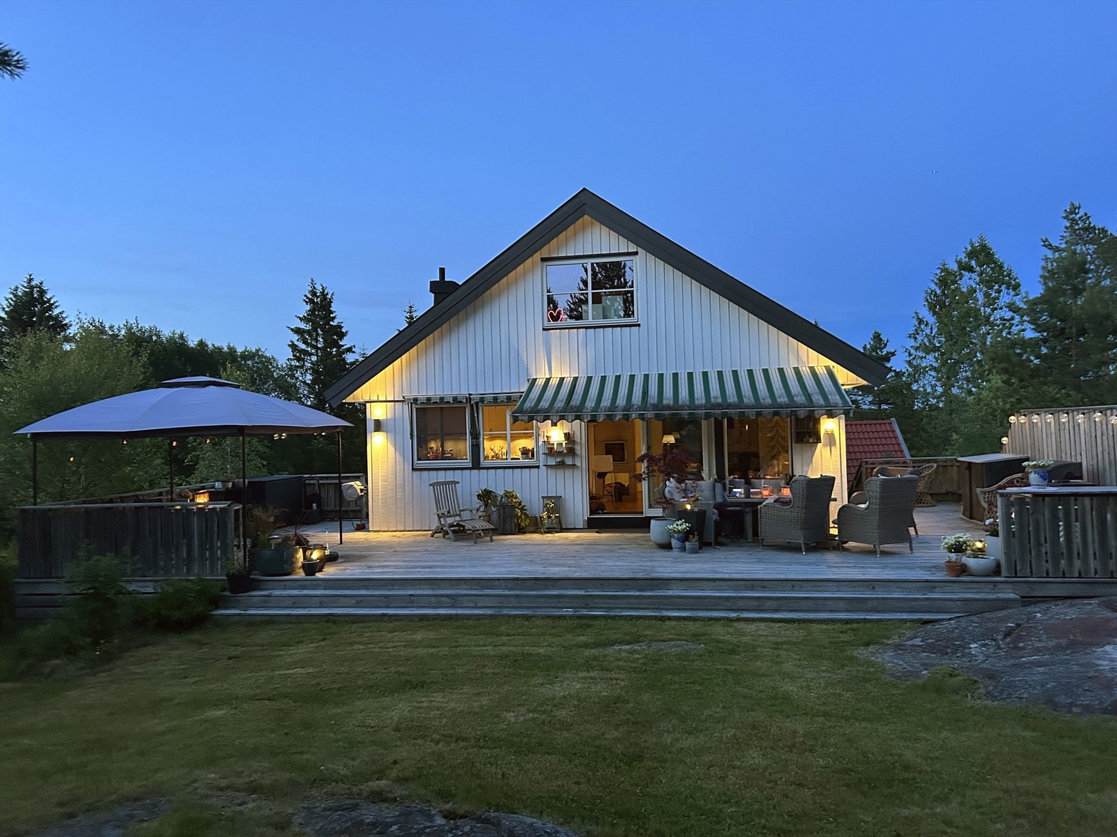Selgers eget kveldsbilde. Galleribilde