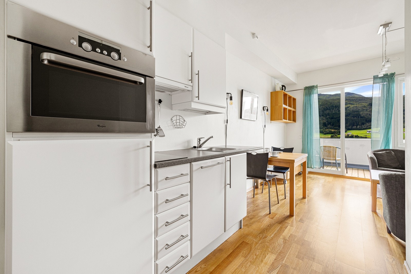 I fellesutgiftene er det strøm, oppvarming, vedlikehold, vaktmester, renhold mm. Galleribilde