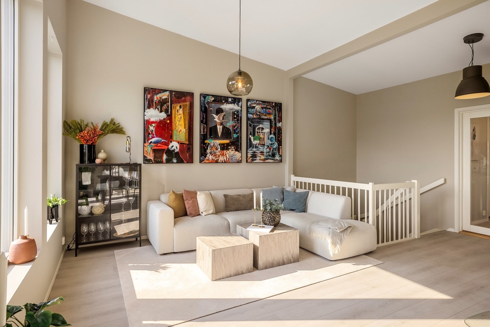 Bolighuset har moderne fasiliteter med ventilasjonsanlegg med varmegjenvinning. Galleribilde