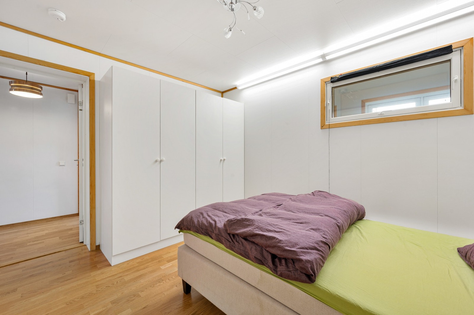 Soverom med garderobe. Galleribilde