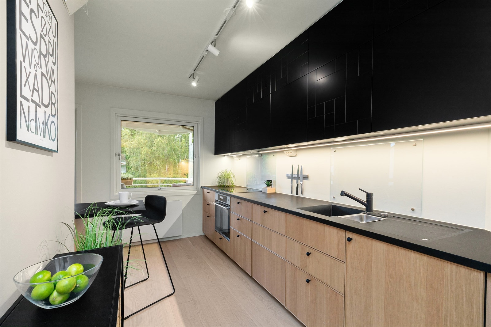 Velkommen til Frysjaveien 15B- Pen og moderne 3-roms toppleilighet! Galleribilde