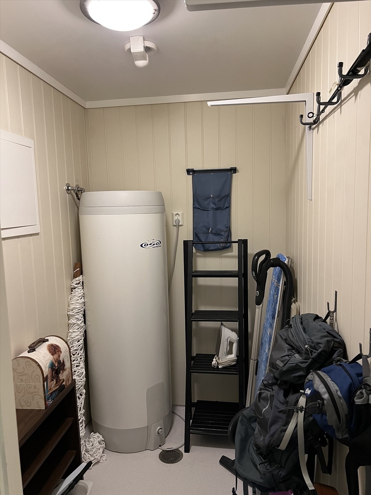 Bod med lagringsplass. Galleribilde