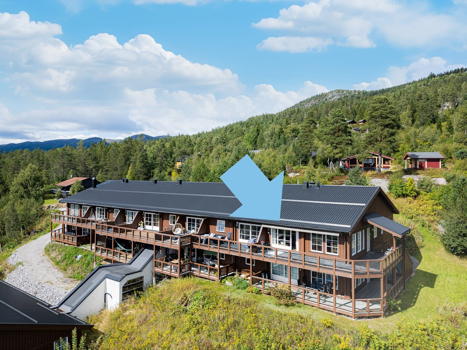 En innholdsrik og flott hjørneleilighet med 4 soverom og plass til hele familien. Galleribilde