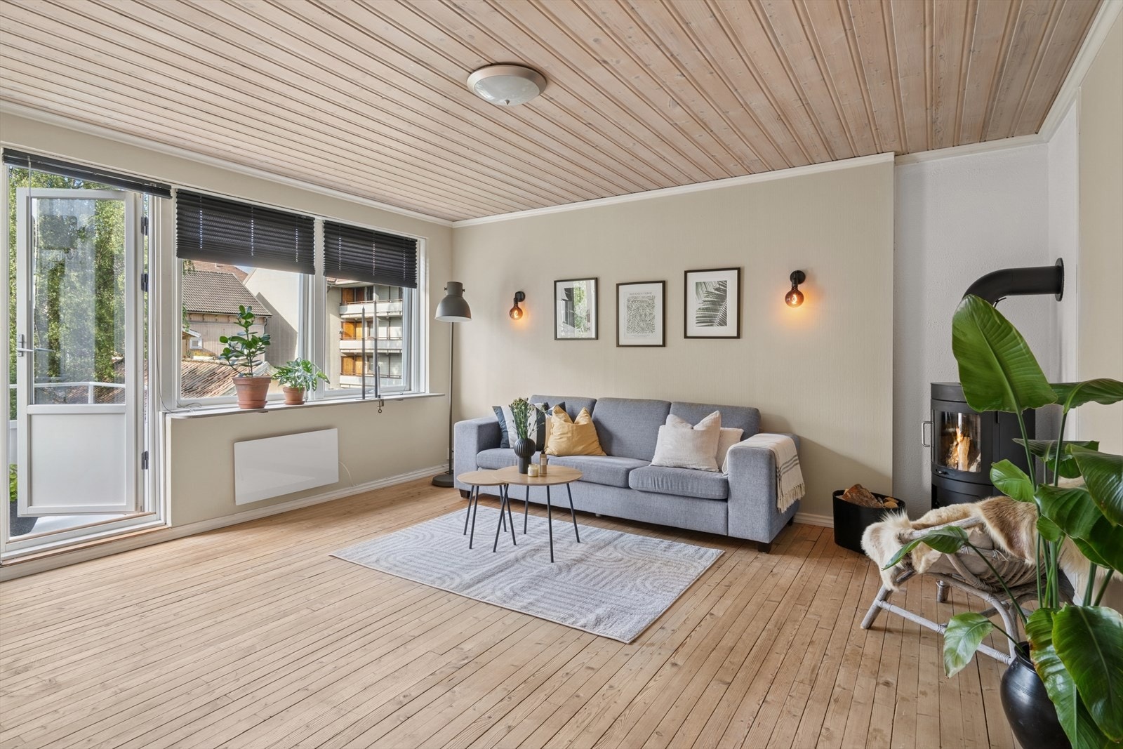 Vedovnen i stuen gir god varme og hygge på de kaldeste dagene Galleribilde