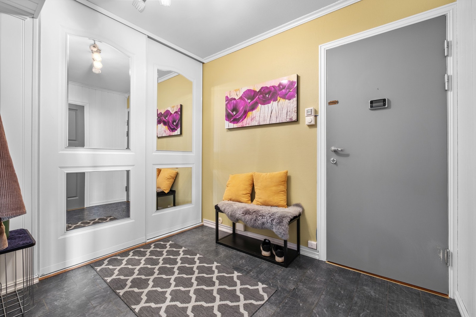 Fra gang har man inngang til bod og vaskerom. Galleribilde