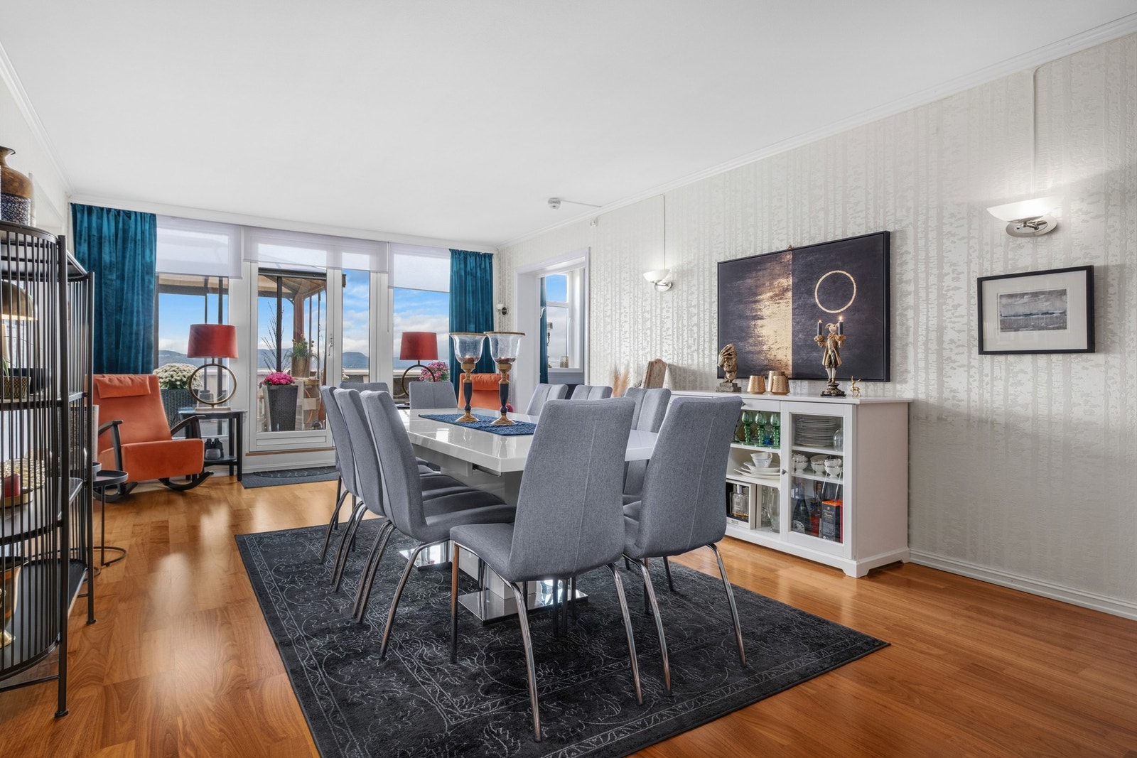 Stue/spisestue på hele 30,5 kvm. Galleribilde