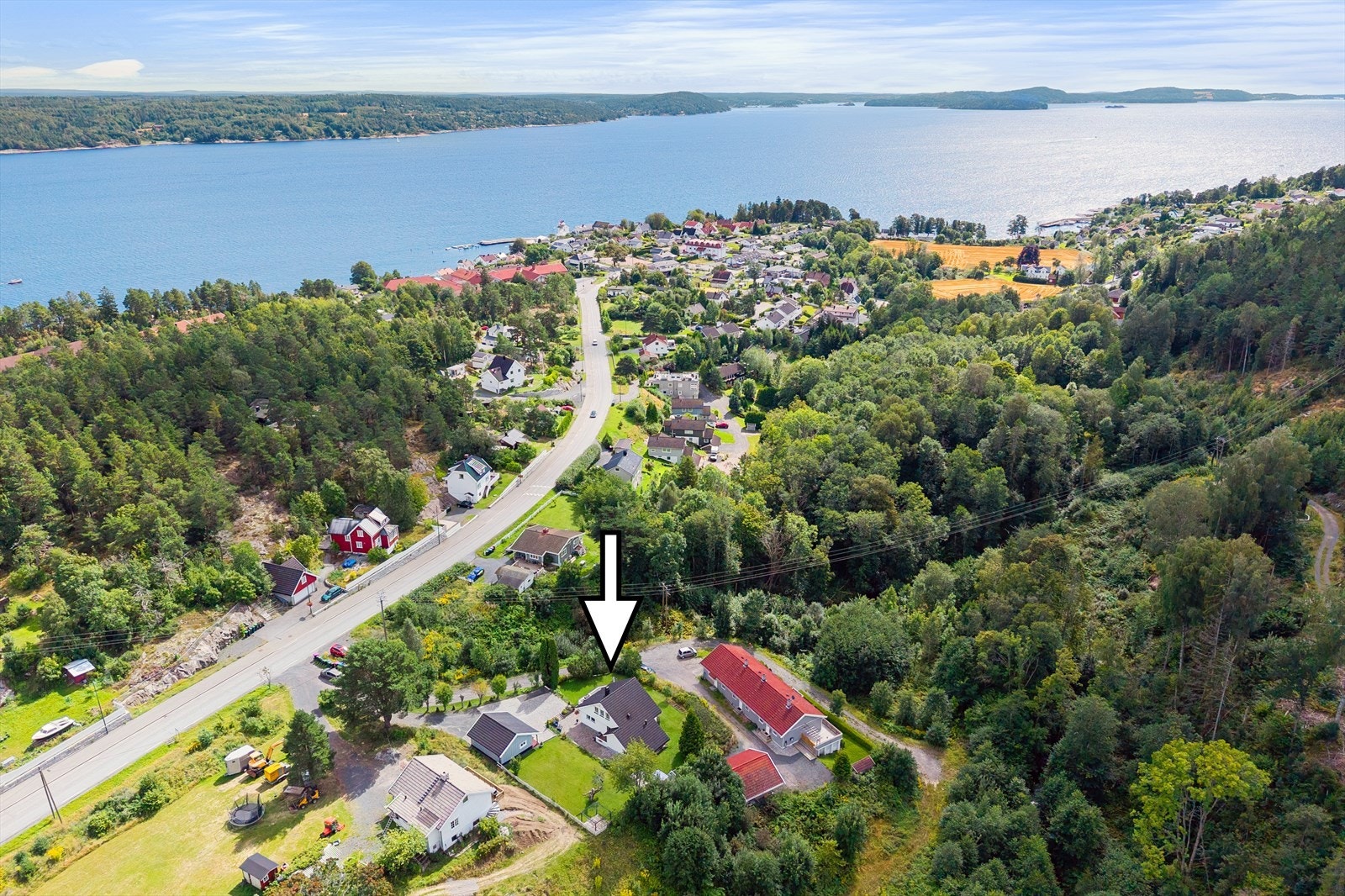 Enebolig med attraktiv beliggenhet i et rolig, veletablert og familievennlig nabolag. Galleribilde