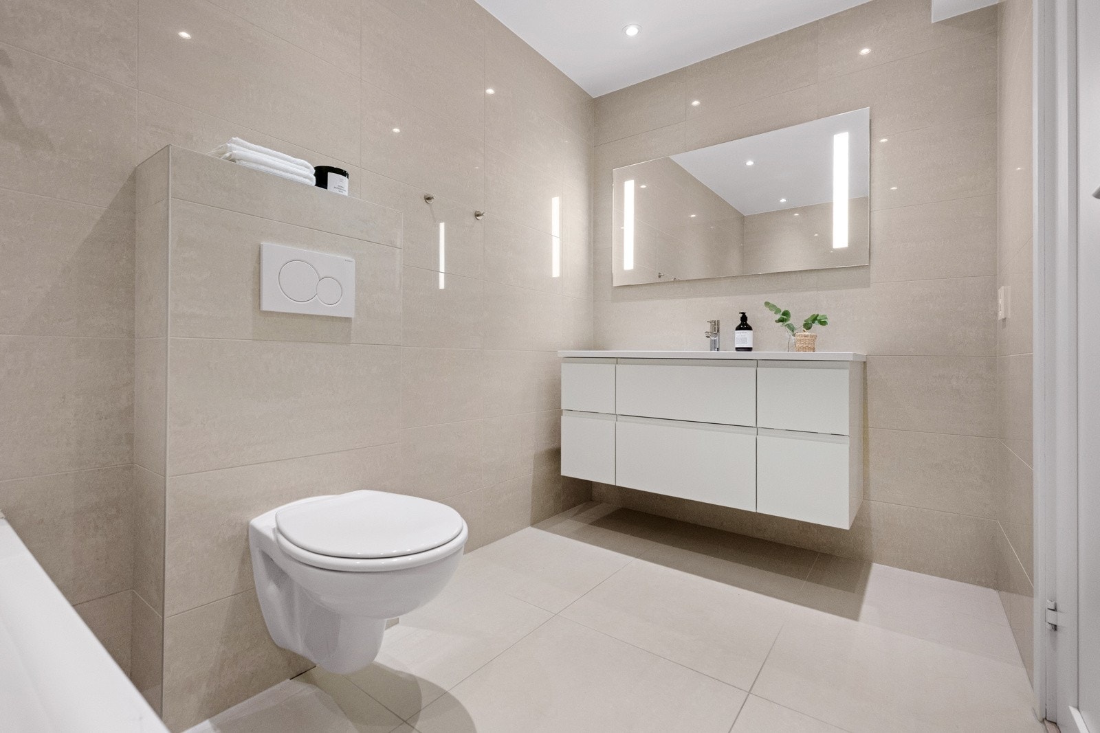 Delikat bad tilknyttet masteravdelingen Galleribilde