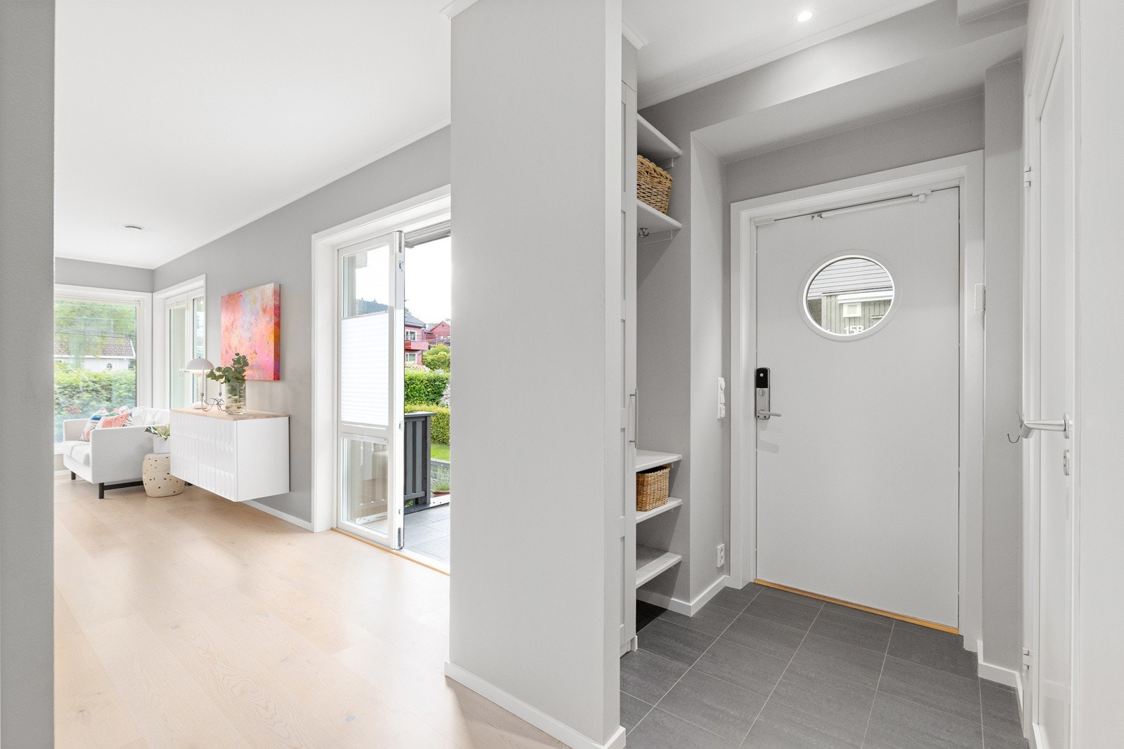 Gulvet er flislagt med varmekabler Galleribilde