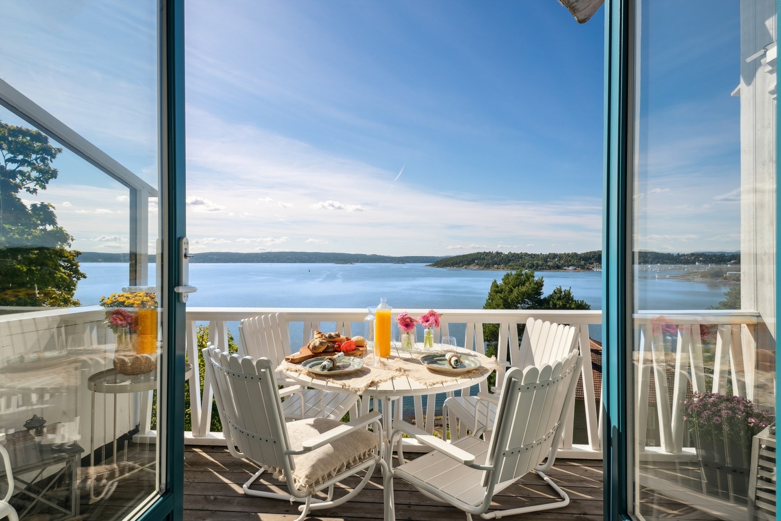 Velkommen til Mosseveien 201B, en unik og fantastisk eiendom rett i vannkanten! Galleribilde