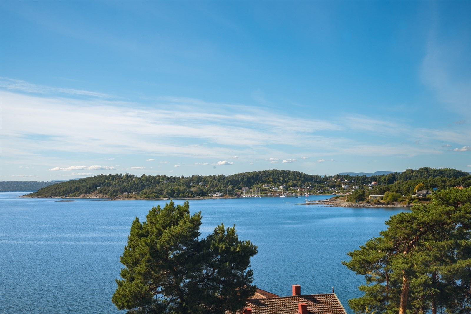 Utsikt fra eiendommen. Galleribilde