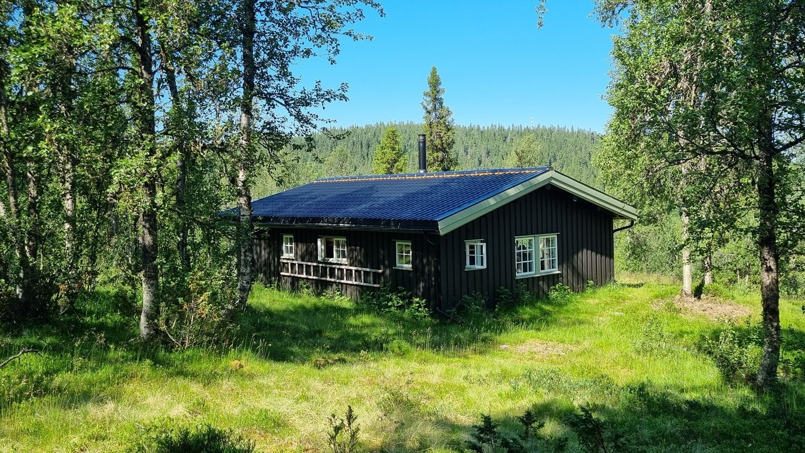 De senere årene er det gjort noen oppgraderinger, blant annet nytt tak. (Selgers foto) Galleribilde