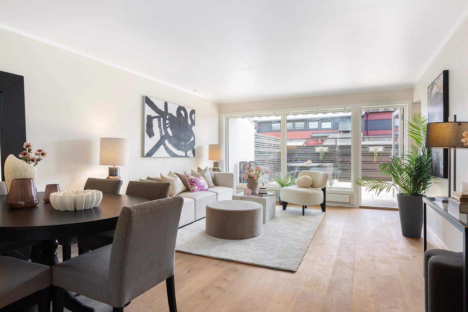 OBOS eiendomsmeglere v/ Mads Wendel Scheie har gleden av å presentere Ivar Knutsons vei 48 Galleribilde