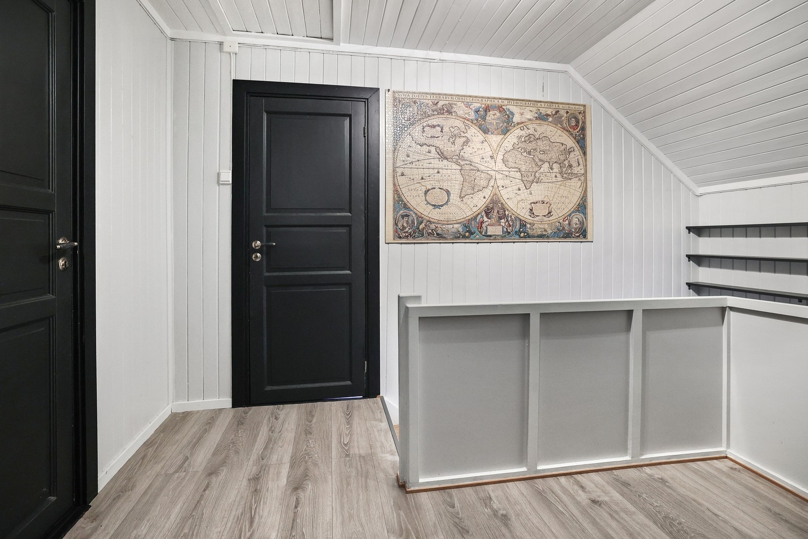 Trapperom loft Galleribilde