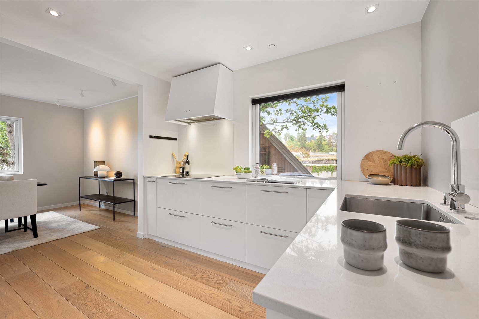 Ventilator med avtrekk gjennom yttervegg Galleribilde