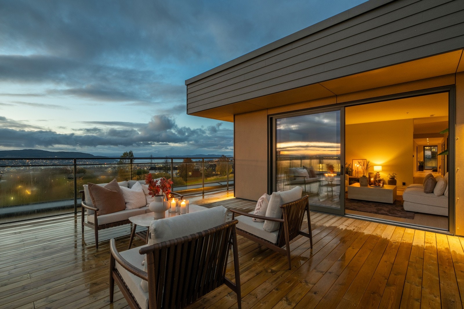 Leiligheten i 8.etasje er nøye gjennomtenkt og byr på mange "soner". Galleribilde