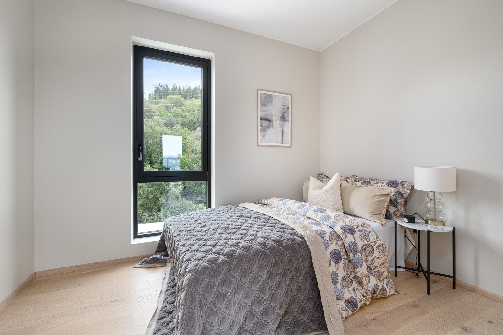 Det er totalt 3 soverommer i leiligheten Galleribilde