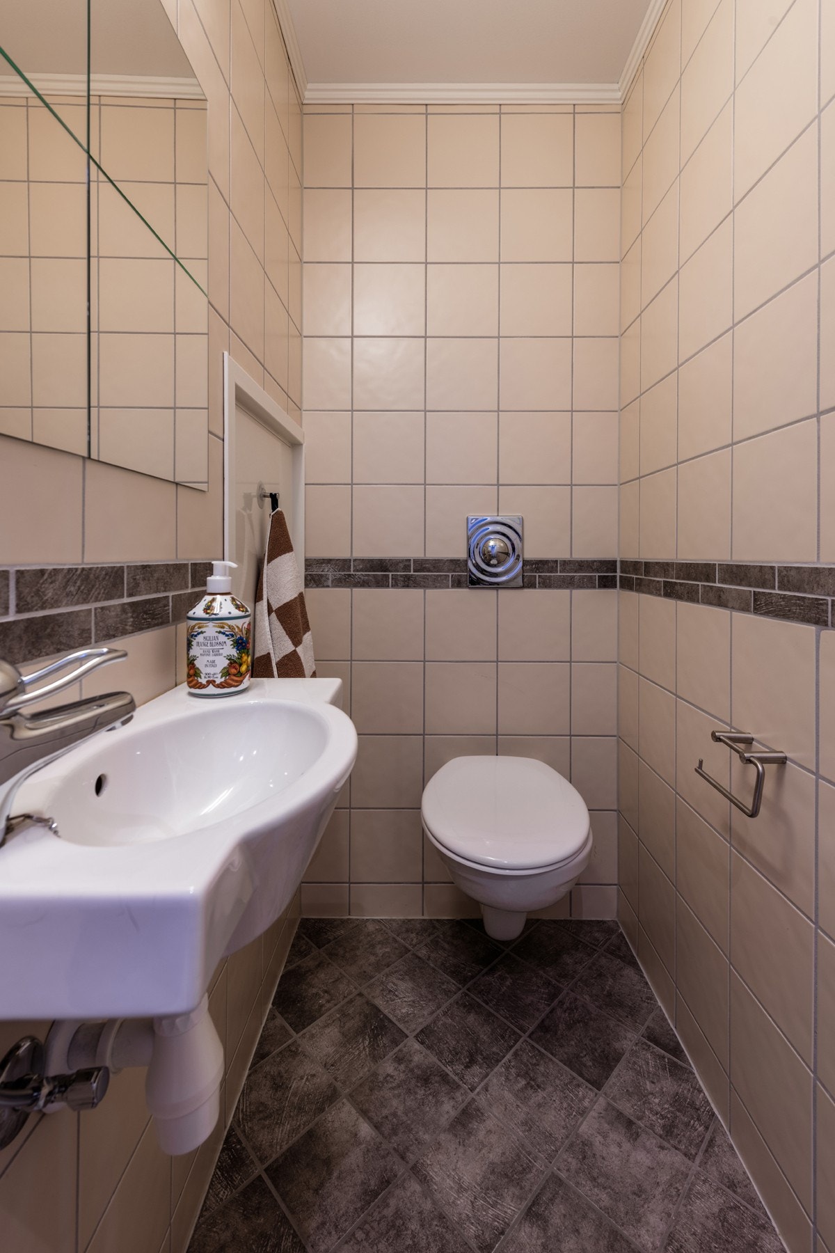 I tillegg til bad, har leiligheten ekstra toalett Galleribilde