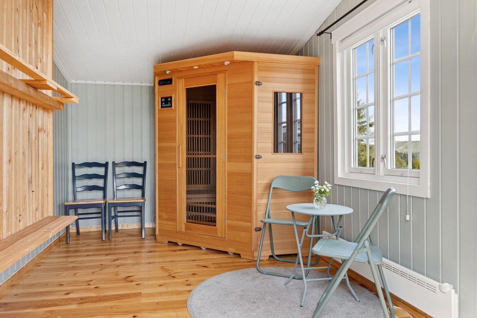 I annekset finner man bl.a. sauna og nedfellbar seng med flere sengeplasser. Galleribilde