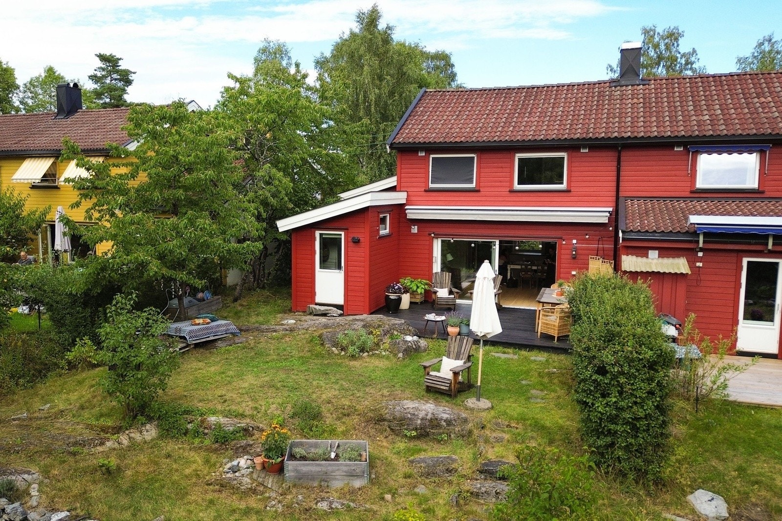 Nærområdet har barnehager og friareal, samt alle servicefunksjoner. Galleribilde