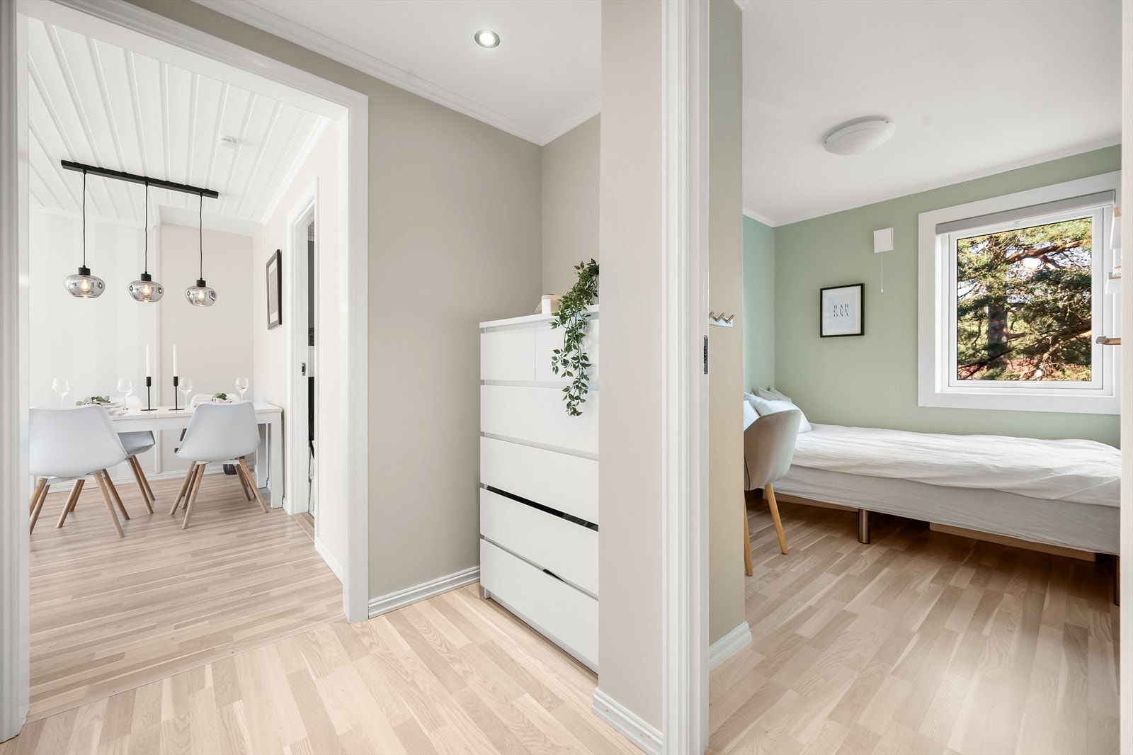 Videre beveger vi oss til soverom 2 og 3 - Galleribilde