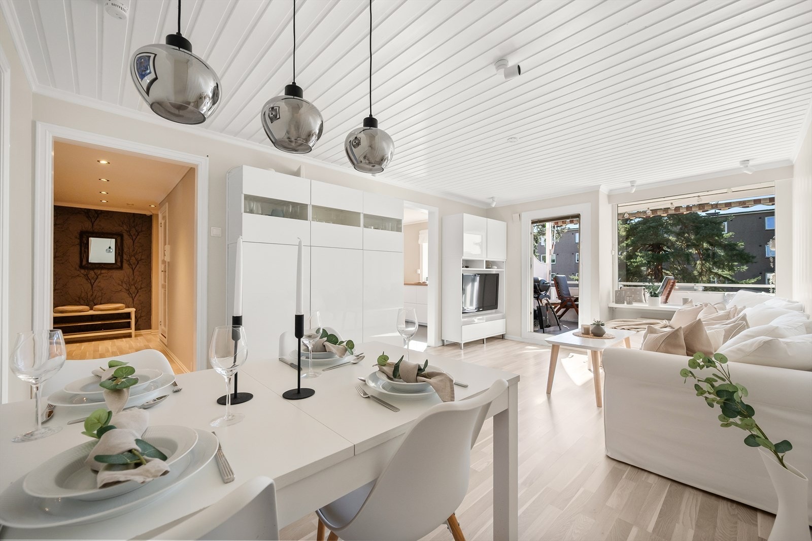 - Med stuen sin gode atmosfære er dette et rom man vil trives godt i! - Galleribilde