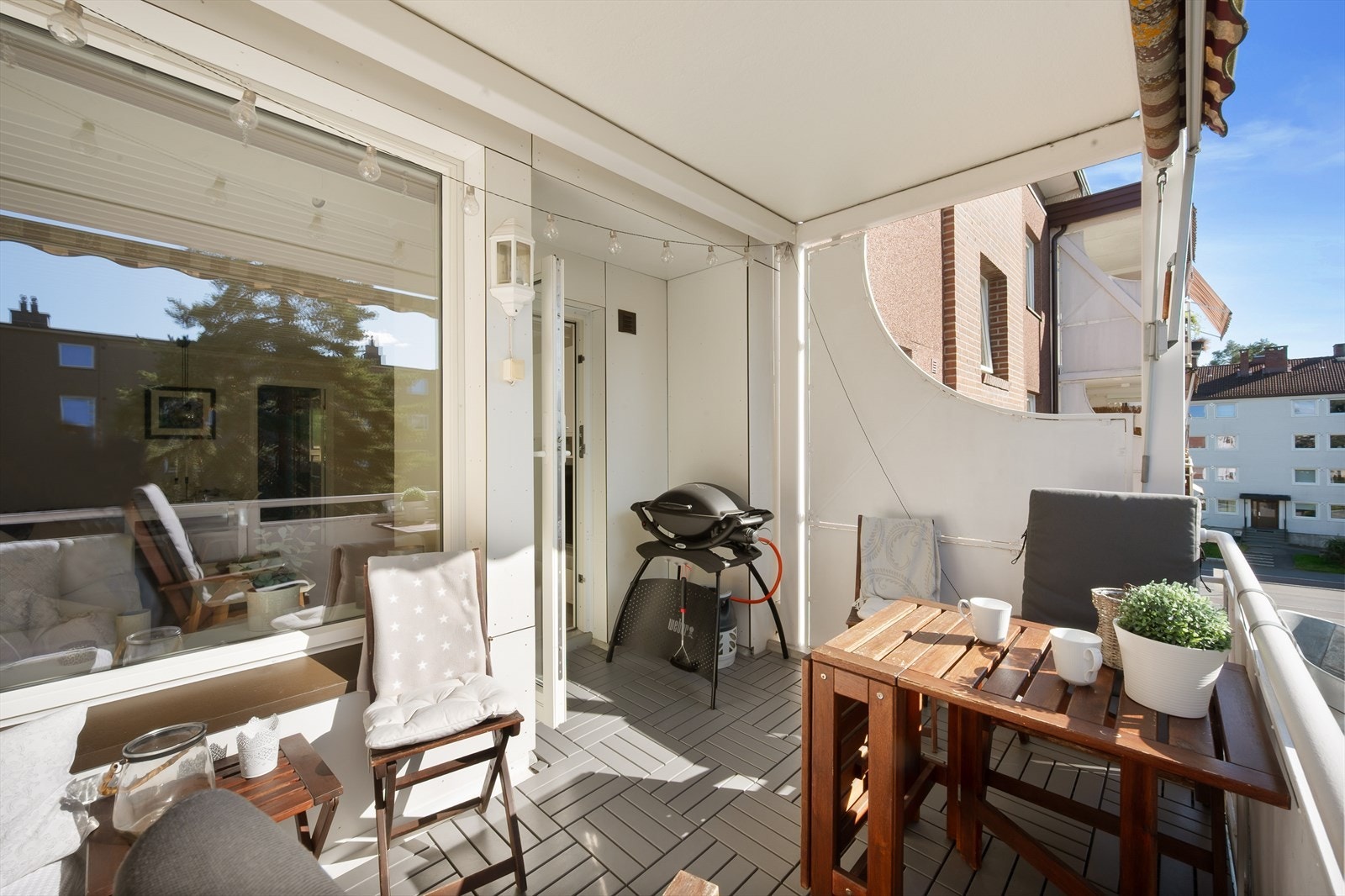 - Her kan du nyte solen fra ca. 13:30 til solnedgang midtsommers - Galleribilde